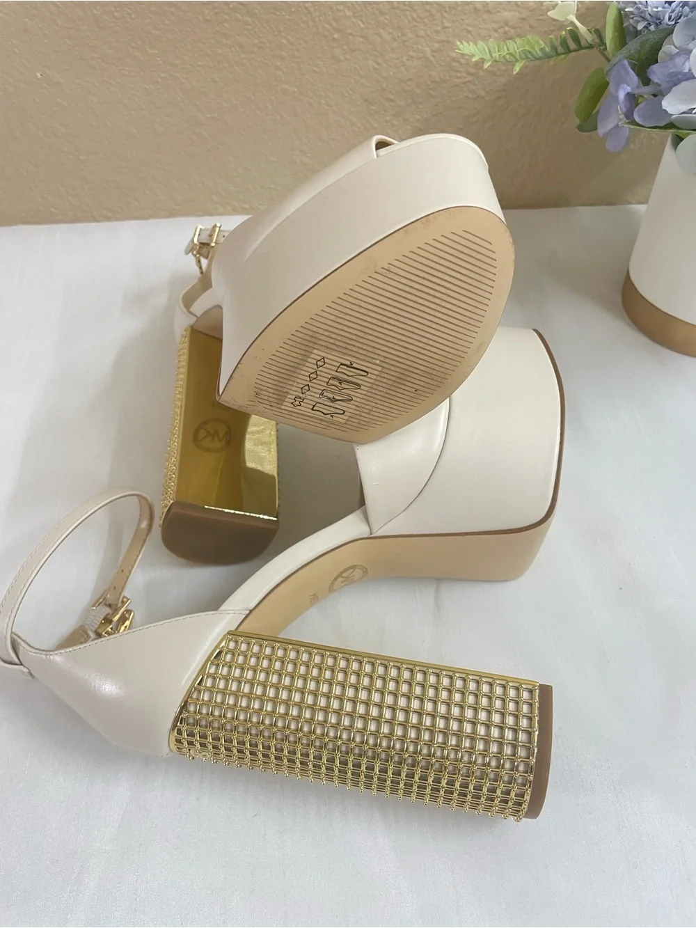 Michael Kors chic cream